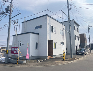 駐車場アスファルト舗装、収納上手な家！